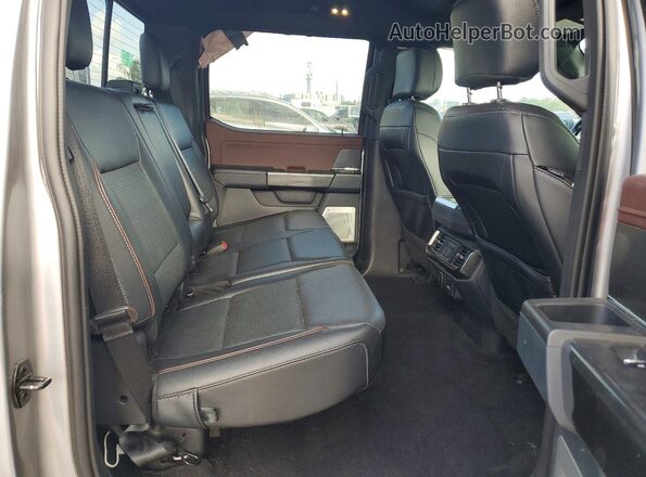 1FTFW1E82PFC02715 2023 FORD F150 Silver Widok tylnych siedzeń