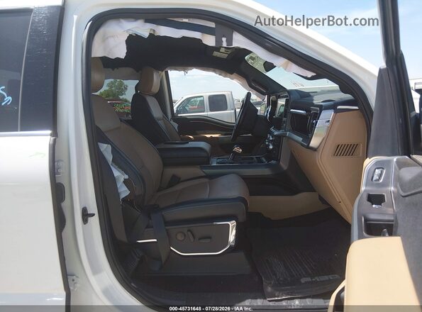 1FTFW1E83NFB84903 2022 FORD F150 White Widok wnętrza z przodu