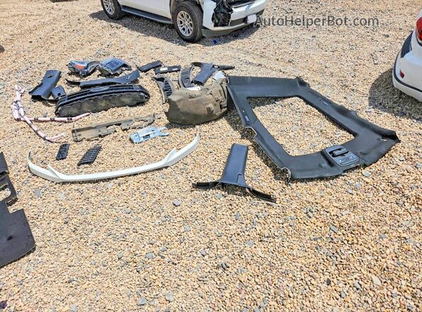 1FTFW1E85NFB02296 2022 FORD F150 White Engine compartment view