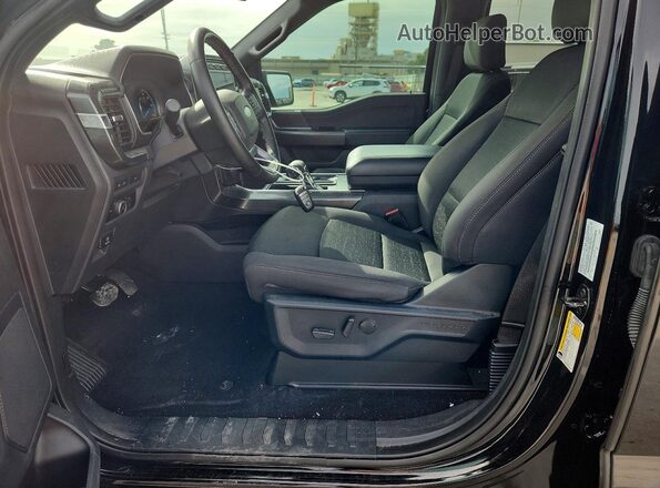 1FTFW1E85PKF96976 2023 FORD F150 Черный Вид салона спереди