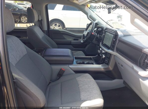 1FTFW1E86PKE52336 2023 FORD F150 Black Widok wnętrza z przodu