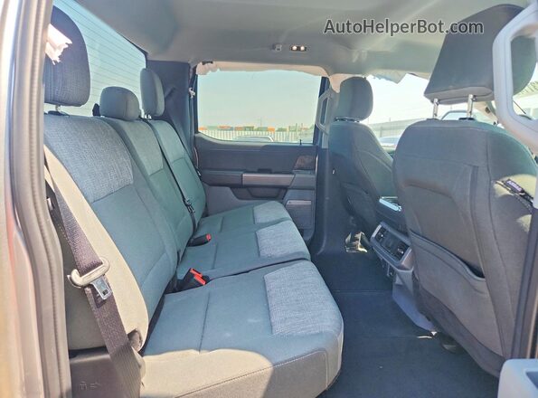 1FTFW1E87PFD30982 2023 FORD F150 Серебряный Вид задних сидений