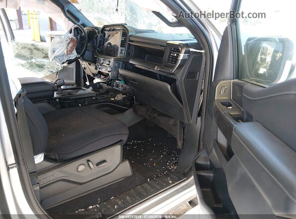 1FTFW1ED0PFC65938 2023 FORD F150 Silver Widok wnętrza z przodu