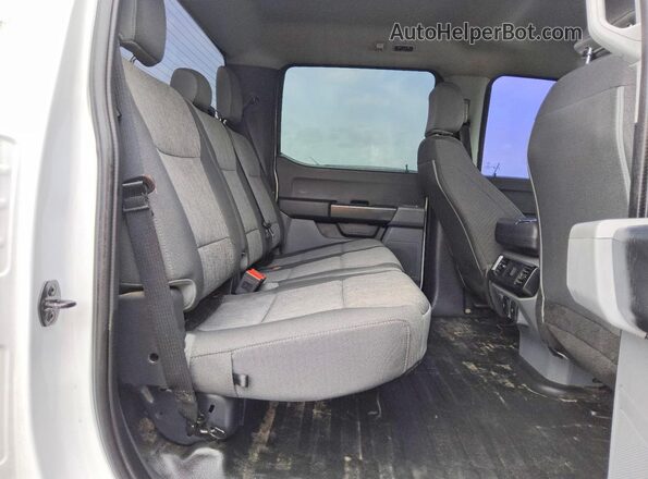 1FTFW1ED2PFD27565 2023 FORD F150 White Widok tylnych siedzeń