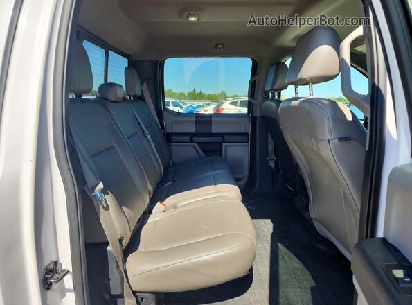 1FTFW1EG3HKE38564 2017 FORD F150 White Vista de los asientos traseros