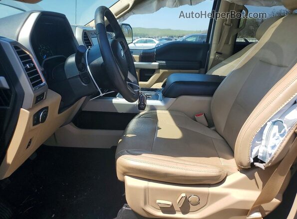 1FTFW1EG7GFC24703 2016 FORD F150 Silver Widok wnętrza z przodu