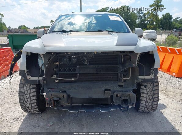 1FTFW1RG1HFB84677 2017 FORD F150 Silver Вид спереду
