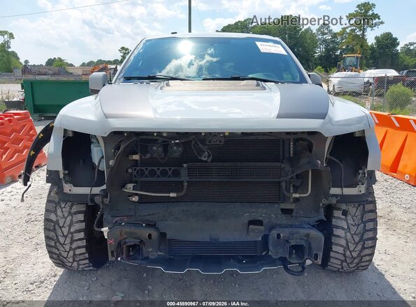 1FTFW1RG1HFB84677 2017 FORD F150 Silver Вид задньої частини салону
