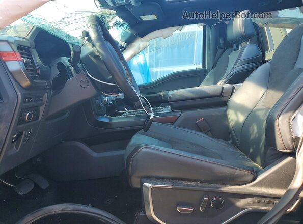 1FTFW1RG1RFB64768 2024 FORD F150 Gray Vista interior delantera