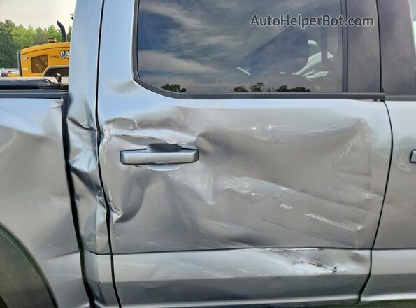 1FTFW1RG3NFC43014 2022 FORD F150 Silver Vista de los asientos traseros
