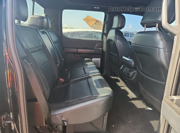 1FTFW1RG6NFC08418 2022 FORD F150 Black Widok tylnych siedzeń