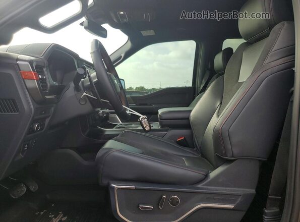 1FTFW1RG6SFC00119 2025 FORD F150 Green Front interior view
