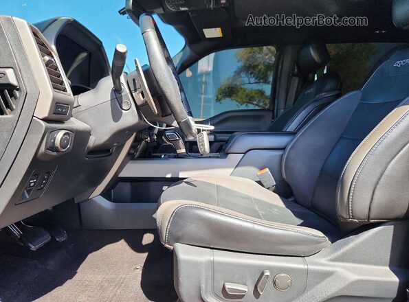 1FTFW1RG9LFA39220 2020 FORD F150 Black Вид салону спереду