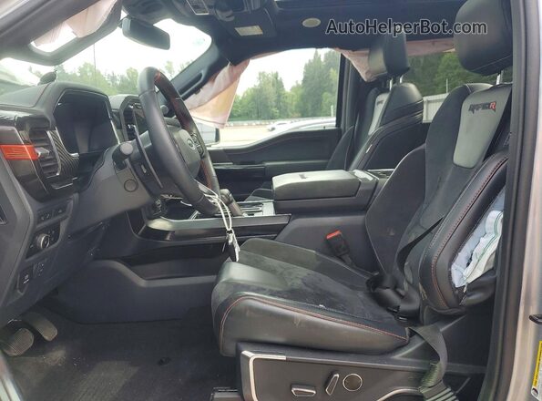 1FTFW1RJ8PFC35652 2023 FORD F150 Silver Widok wnętrza z przodu