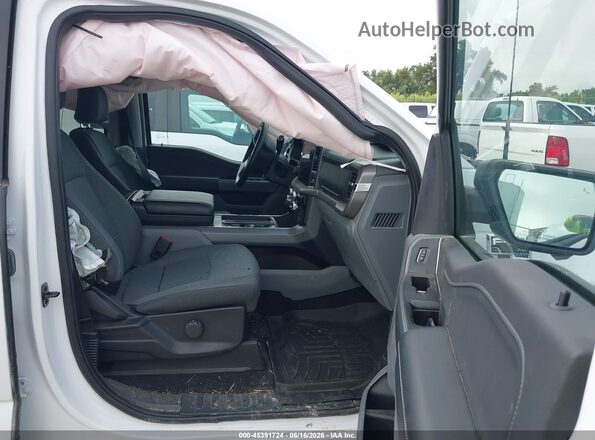1FTFW3LD1RFB20330 2024 FORD F150 White Widok wnętrza z przodu