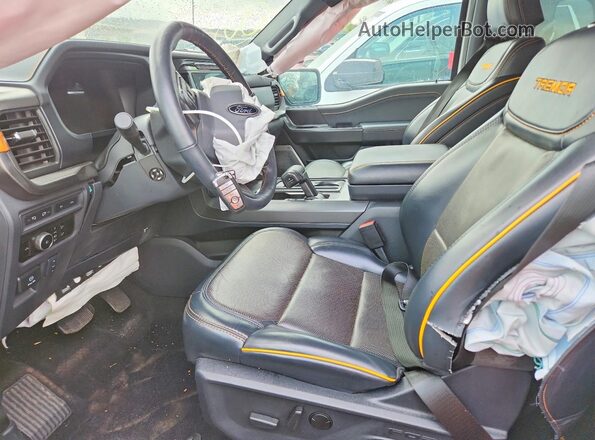 1FTFW4L53RFA69055 2024 FORD F150 White Widok wnętrza z przodu
