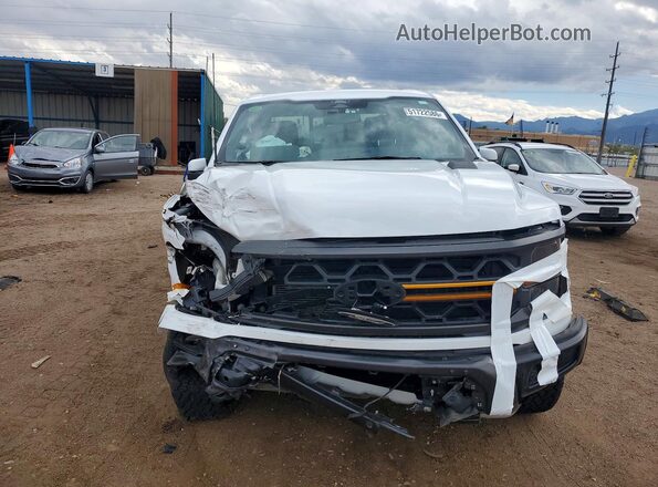 1FTFW4L53RFA69055 2024 FORD F150 White Widok z przodu