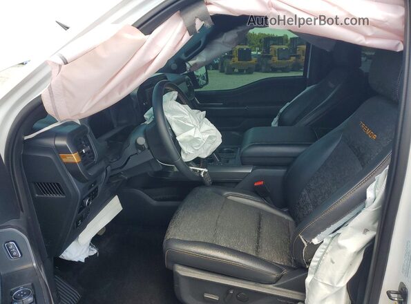 1FTFW4L54SFA69040 2025 FORD F150 White Widok wnętrza z przodu