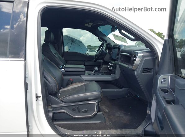 1FTFW5L58RFA80333 2024 FORD F150 White Vista interior delantera