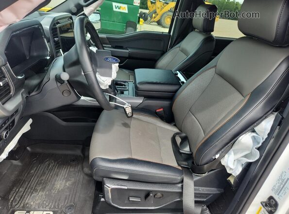 1FTFW5L81RFB14140 2024 FORD F150 White Widok wnętrza z przodu