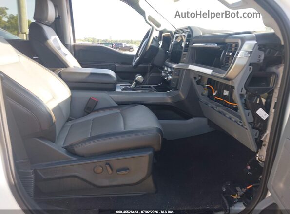 1FTFW5L81SFB29372 2025 FORD F150 White Widok wnętrza z przodu