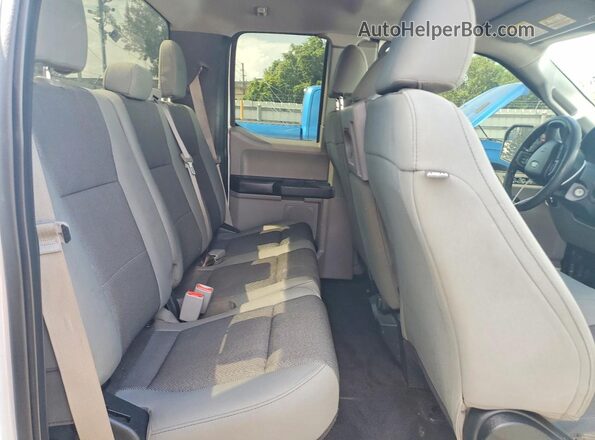 1FTFX1CG0HKD77173 2017 FORD F150 White Вид задніх сидінь