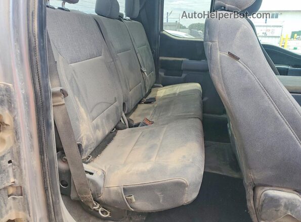 1FTFX1E52NFA15863 2022 FORD F150 Серебряный Вид задних сидений