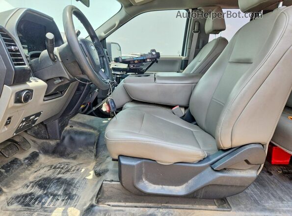 1FTFX1E53LKD60792 2020 FORD F150 Белый Вид салона спереди