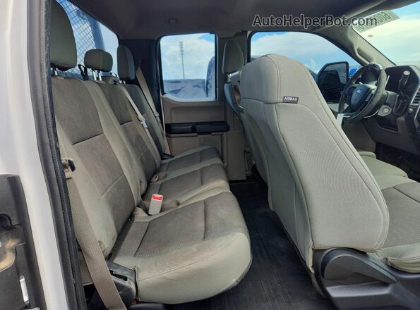 1FTFX1EF2GKD34909 2016 FORD F150 White Vista de los asientos traseros
