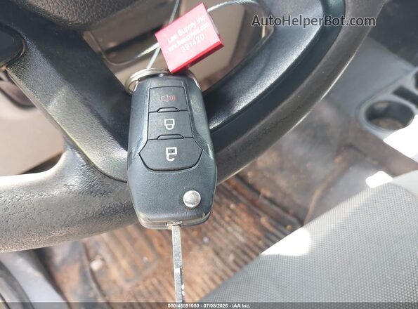 1FTFX1EF4GKD96375 2016 FORD F150 White Dashboard view