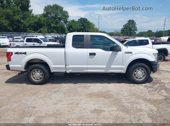 1FTFX1EF4GKD96375 2016 FORD F150 White Rear interior view