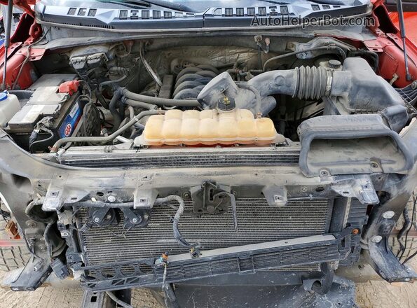 1FTFX1EF7GFD06077 2016 FORD F150 Red Widok wnętrza z tyłu