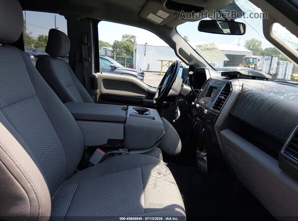 1FTFX1EF7HKE03255 2017 FORD F150 Темно-бордовый Вид салона спереди