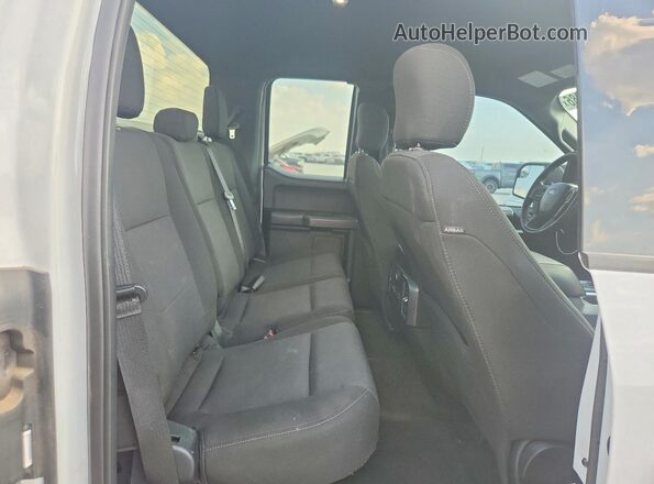 1FTFX1EG2JKC72315 2018 FORD F150 White Widok tylnych siedzeń