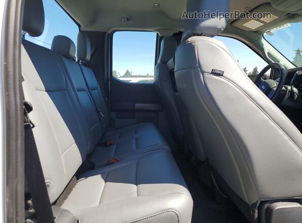 1FTFX1L89SKD92593 2025 FORD F150 White Widok tylnych siedzeń