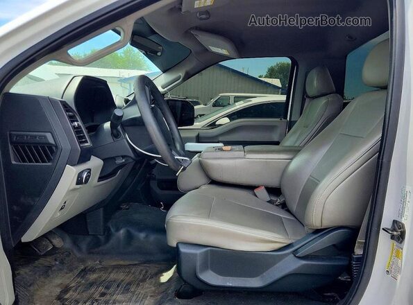 1FTMF1C80HFC21081 2017 FORD F150 White წინა სალონის ხედი