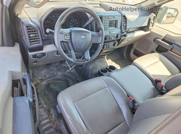 1FTMF1C80HKD73403 2017 FORD F150 White Widok deski rozdzielczej