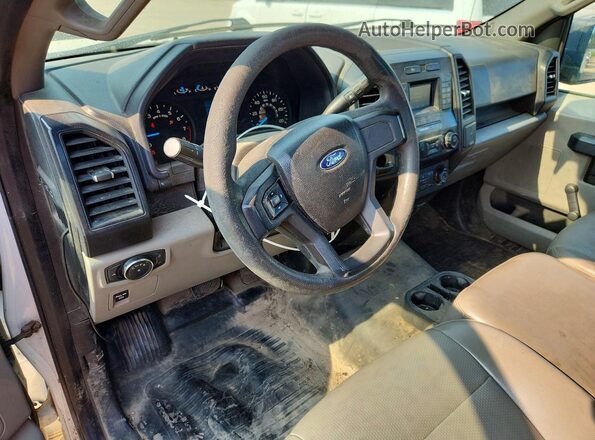 1FTMF1C83GFB29512 2016 FORD F150 Белый Вид панели приборов