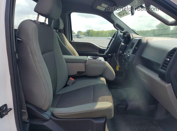 1FTMF1C84GFB09463 2016 FORD F150 White Вид задніх сидінь