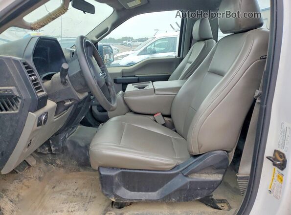 1FTMF1C85HKD44253 2017 FORD F150 White Widok wnętrza z przodu