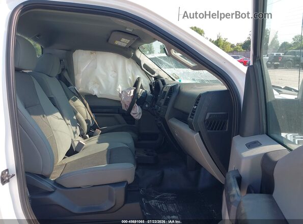 1FTMF1CB2KKD24092 2019 FORD F150 White Widok wnętrza z przodu