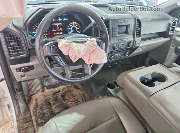 1FTMF1CB5JKD38342 2018 FORD F150 White Vista del salpicadero