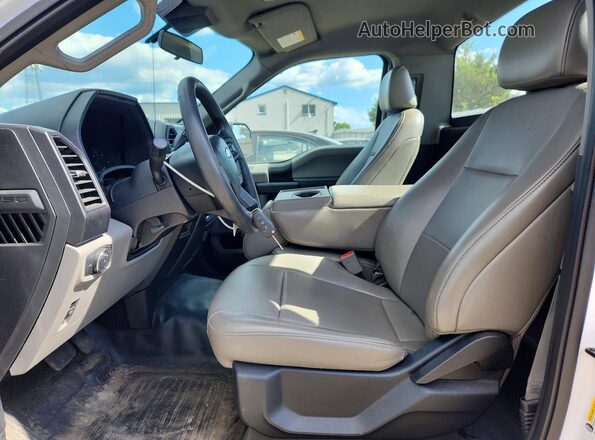 1FTMF1CB5KKC24200 2019 FORD F150 White Սալոնի դիմացի տեսք