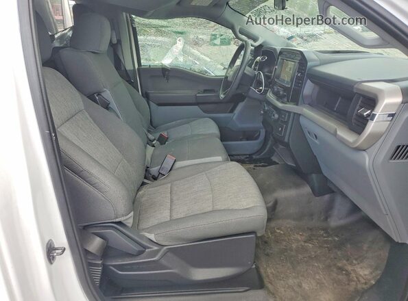 1FTMF1CB5NKD30697 2022 FORD F150 White Rear seats view