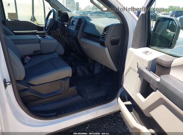 1FTMF1CB6JKF31308 2018 FORD F150 White წინა სალონის ხედი