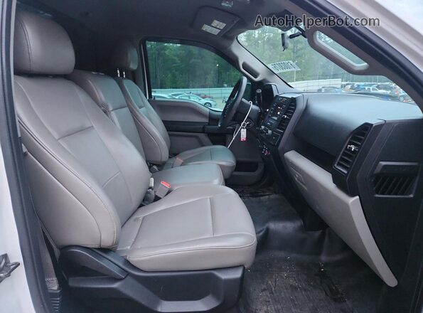 1FTMF1CB6KFB64405 2019 FORD F150 White Vista de los asientos traseros