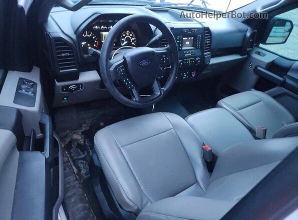 1FTMF1CB6KFB64405 2019 FORD F150 White Vista del salpicadero