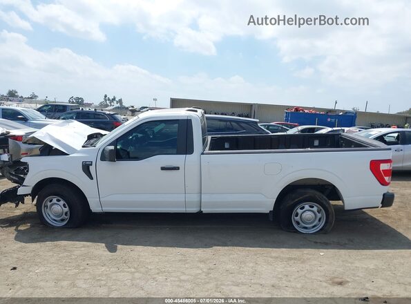 1FTMF1CB6NKE58639 2022 FORD F150 White 360 interior view