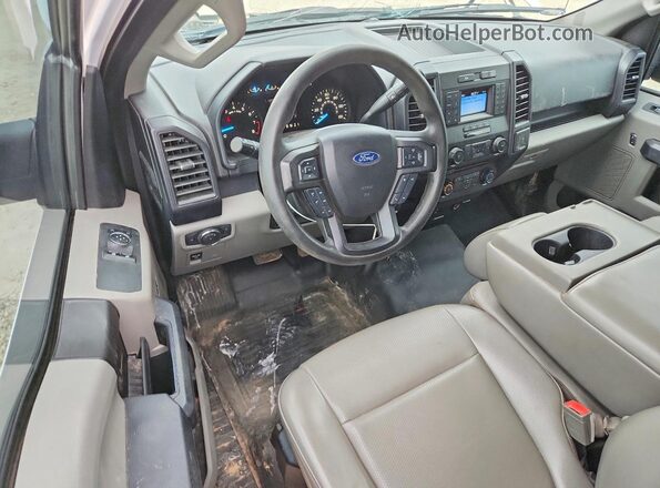 1FTMF1CB7JKF27753 2018 FORD F150 White Вид панелі приладів