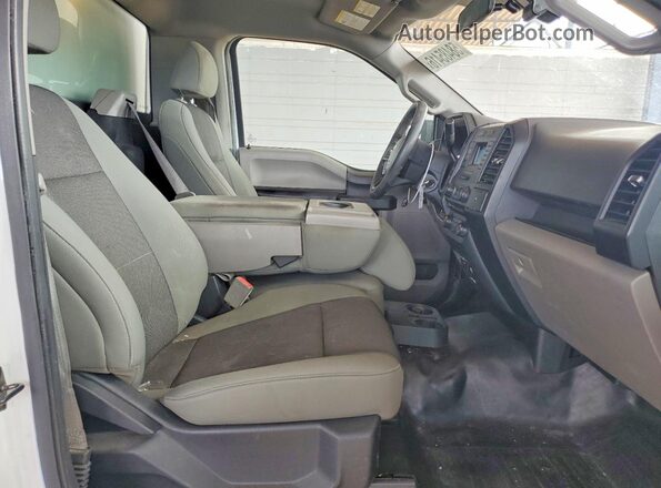 1FTMF1CB8JKC04425 2018 FORD F150 White უკანა სავარძლების ხედი